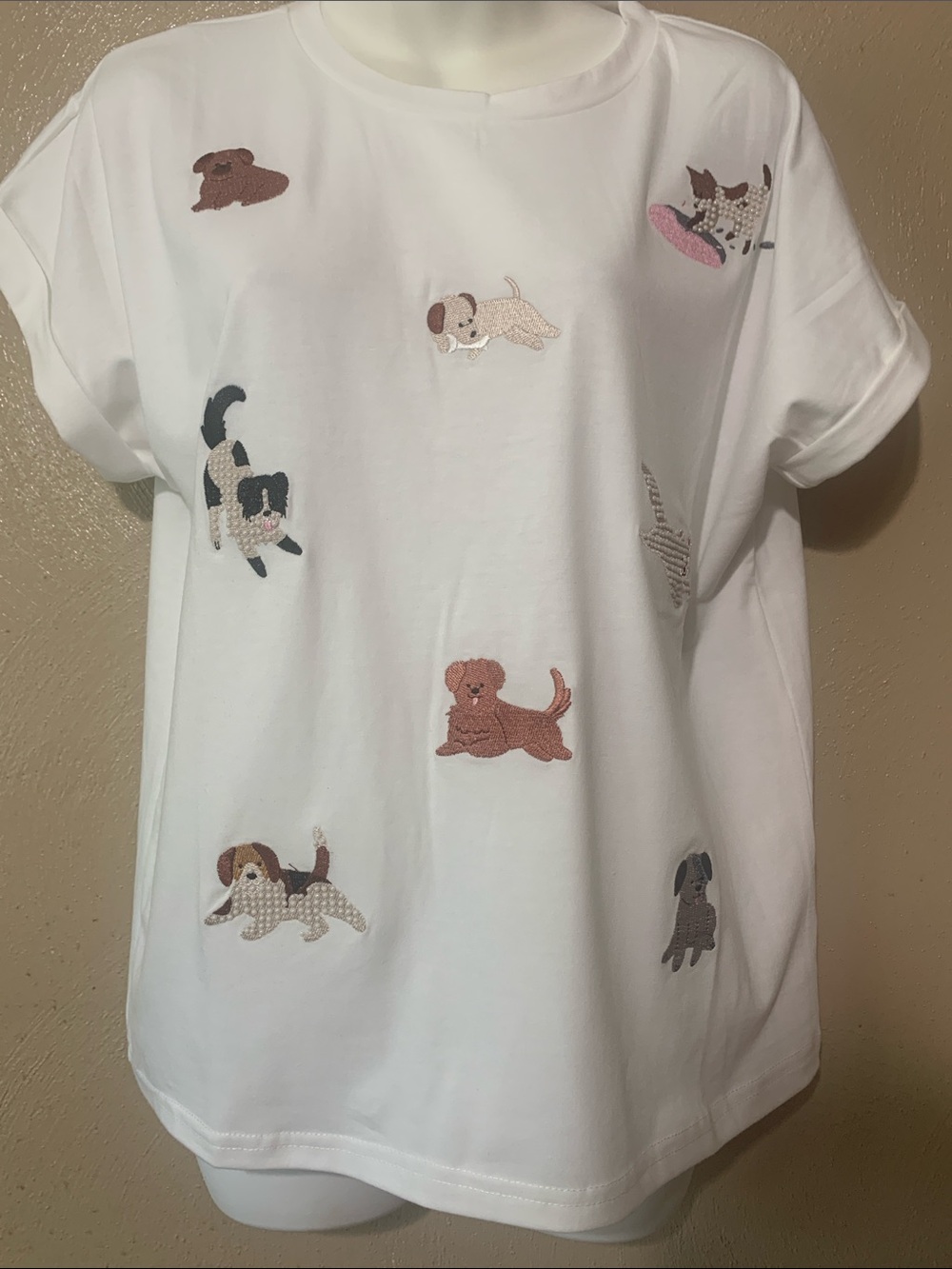 On Twelfth size L  White Tee Multicolored Embroidered Dogs Playing NWOT
